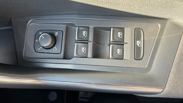 Volkswagen T-Roc 2.0 TDI SEL 5dr DSG Diesel Hatchback